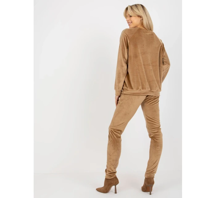 Souprava RV KMPL 8436.40 velbloudů