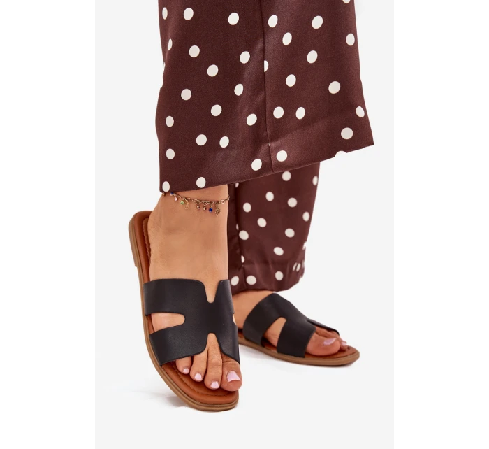 Dámské Ploché Sandály S Výřezem Černé Salyra Dámské Ploché Sandály S Výřezem Černé Salyra