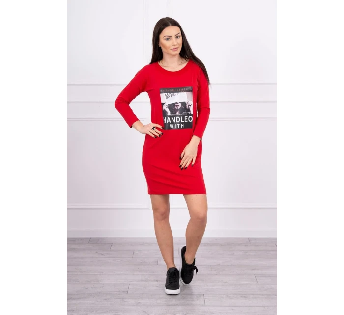 Šaty s potiskem rukojeti v červené barvě Šaty s potiskem rukojeti v červené barvě