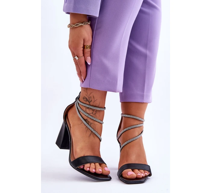 Módní sandály se zirkony černé model 21614475 - Boto Módní sandály se zirkony černé model 21614475 - Boto