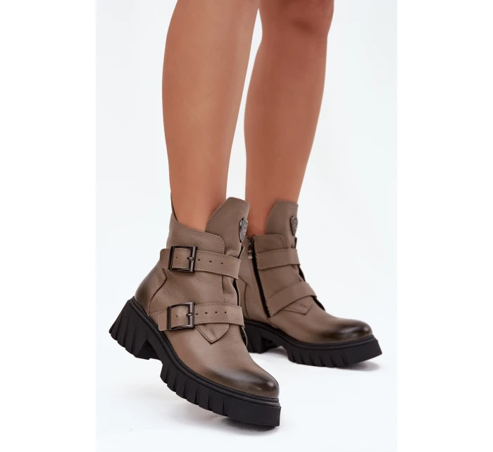 Kožené zateplené dámské kotníkové boty se sponami a ozdobným detailem Zazoo 60482 tmavě béžové