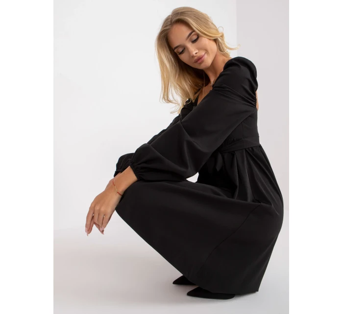 Šaty LK SK 508834.37X černá Šaty LK SK 508834.37X černá