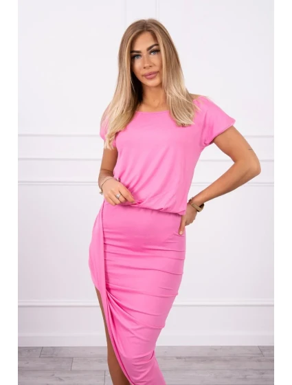 Asymetrické růžové šaty