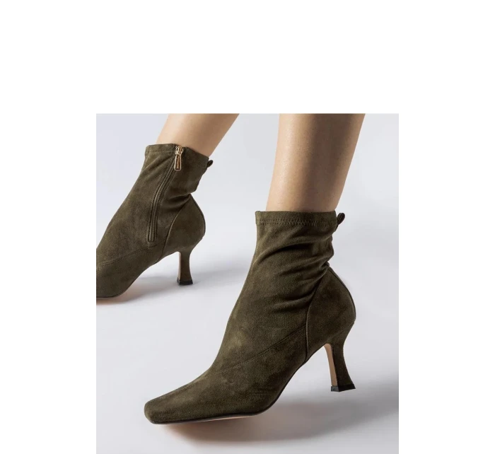 Boty na podpatku model 205090 Solea Boty na podpatku model 205090 Solea