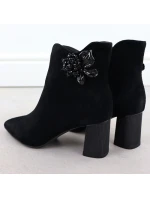 Dámské kožené kozačky s ozdobným podpatkem S.Barski 52-686