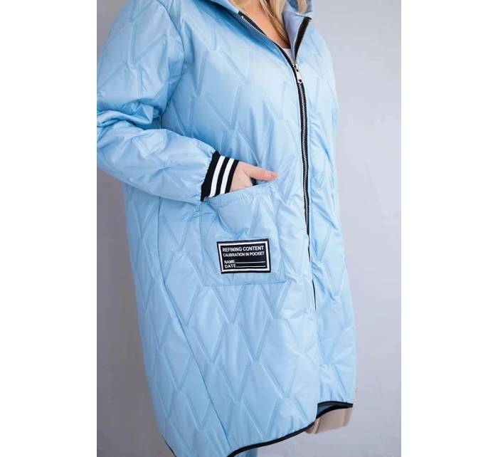 Dámská bunda Plus Size prošívaná s kapucí a model 21911638 manžetami modrá - K-Fashion