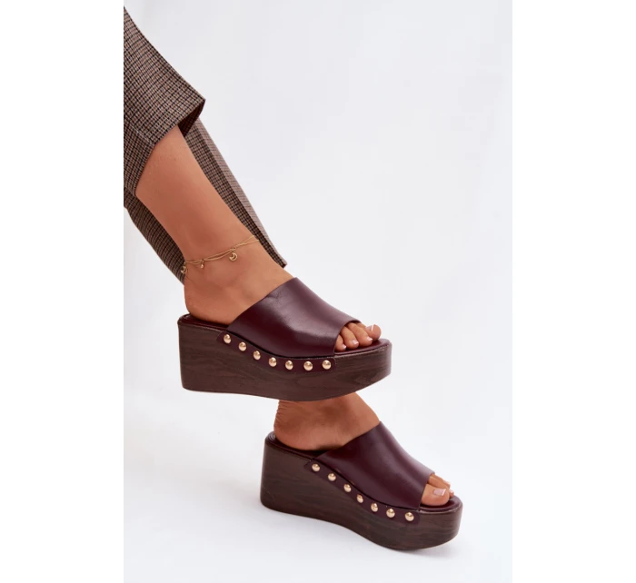 Dámské nazouváky na platformě a na podpatku s zlatými přezkami Bordó Farinelle Dámské nazouváky na platformě a na podpatku s zlatými přezkami Bordó Farinelle