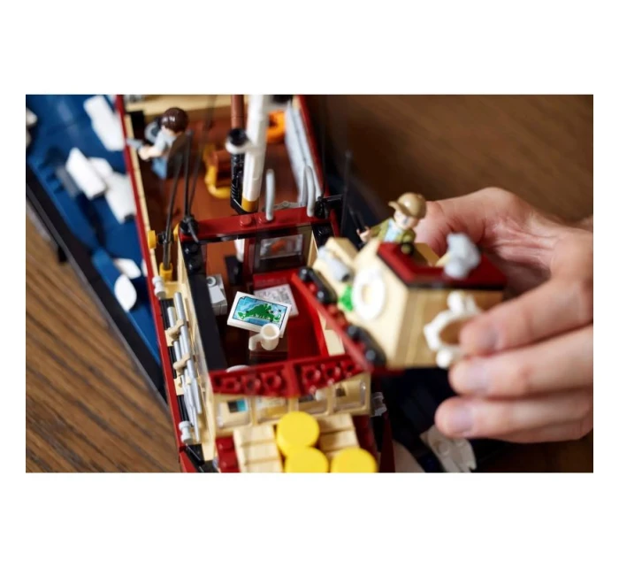 LEGO Ideas 21350 Čelisti