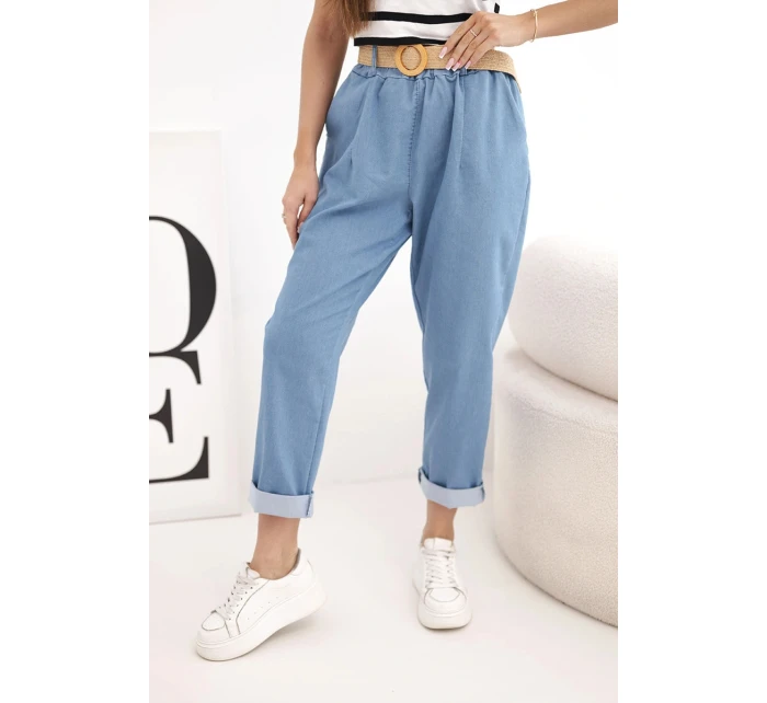 Dámské kalhoty s ohrnutou nohavicí a páskem světle džínové Dámské kalhoty s ohrnutou nohavicí a páskem světle džínové