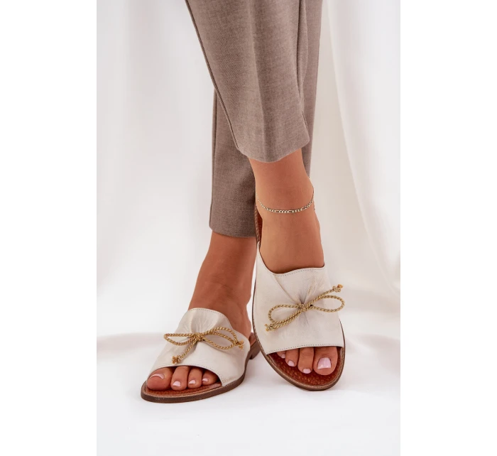 Kožené Ploché Elegantní Sandály S Mašlí Lewski Zlaté model 21684466 - Boto Kožené Ploché Elegantní Sandály S Mašlí Lewski Zlaté model 21684466 - Boto