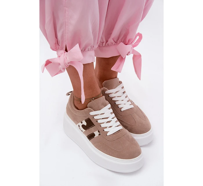 Dámské Tenisky na Masivní Platformě s Umělou Semišovou Nášivkou Béžové Averin