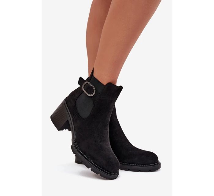Zateplené dámské boty na podpatku s ozdobnou sponou černé model 21706995 - Boto Zateplené dámské boty na podpatku s ozdobnou sponou černé model 21706995 - Boto