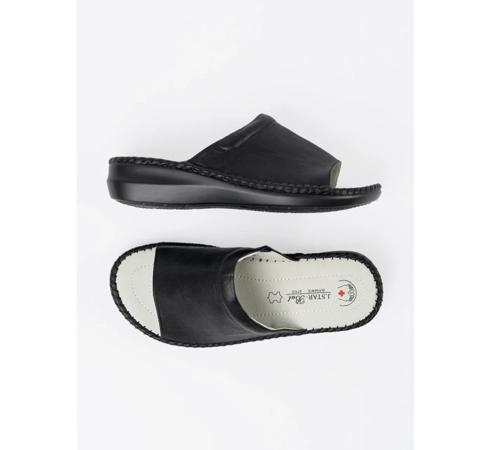 Moderní dámské nazouváky černé na plochém podpatku Moderní dámské nazouváky černé na plochém podpatku