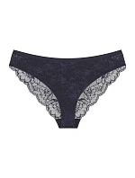 AMOURETTE CHARM - celokrajkové brazilky neviditelné pod oblečením Triumph AMOURETTE CHARM - celokrajkové brazilky neviditelné pod oblečením Triumph