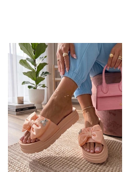 Klapky na platformě model 227263 Solea