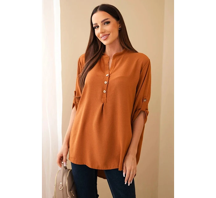 Halenka s delším zadním dílem tmavě camelová