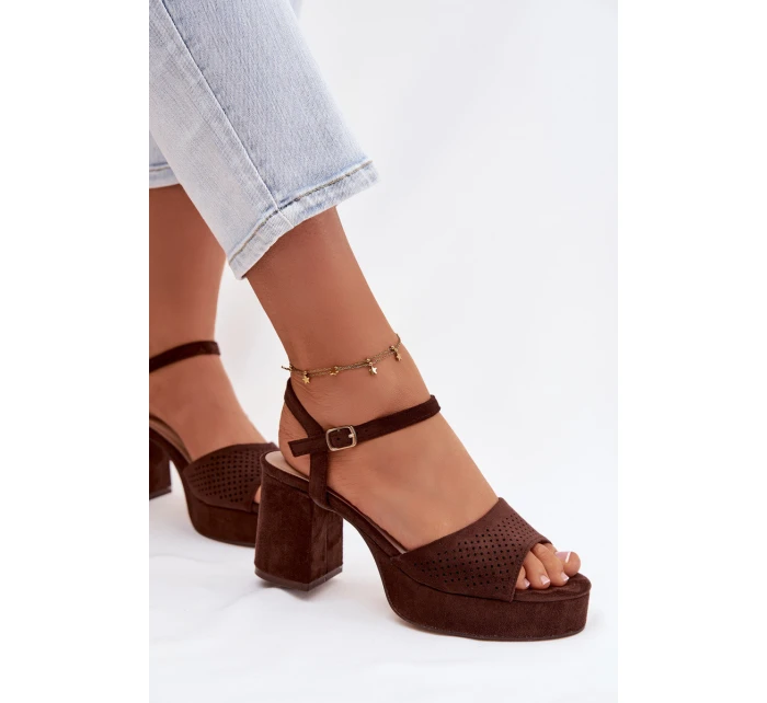 Dámské sandály na podpatku z eko semiše čokoládové Iserelle