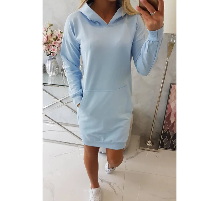Šaty s kapucí v modré barvě