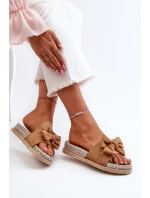 Dámské žabky na platformě s mašlí Camel model 21653345 - Boto Dámské žabky na platformě s mašlí Camel model 21653345 - Boto