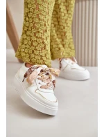 Dámské tenisky na platformě s ozdobným šněrováním bílé Mistra Dámské tenisky na platformě s ozdobným šněrováním bílé Mistra