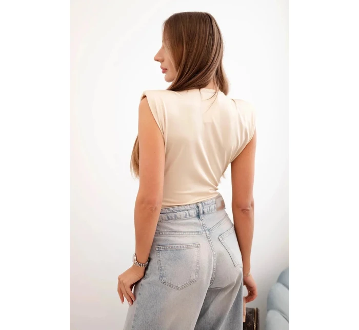 Dámská saténová halenka model 21770363 béžová - Kesi Dámská saténová halenka model 21770363 béžová - Kesi