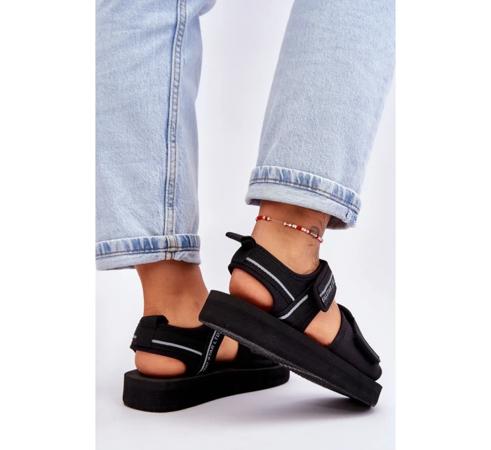 Dámské sandály na suchý zip Big Star model 21610848 Černe - Big Star Shoes Dámské sandály na suchý zip Big Star model 21610848 Černe - Big Star Shoes