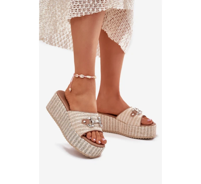 Dámské Pantofle Na Klínu S A Dekorací Béžové model 21698893 - Boto