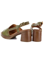 Dámské kožené sandály na podpatku zelené model 22116369 - VINCEZA