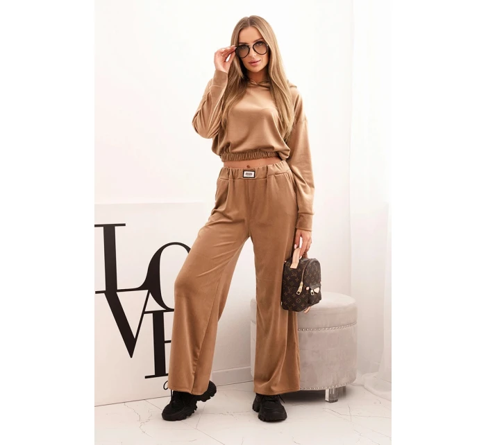 Dámská souprava z vlny s širokými nohavicemi a mikinou s kapucí camelový Dámská souprava z vlny s širokými nohavicemi a mikinou s kapucí camelový