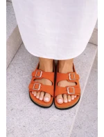 Dámské pantofle oranžové s přezkami model 21908441 - Boto