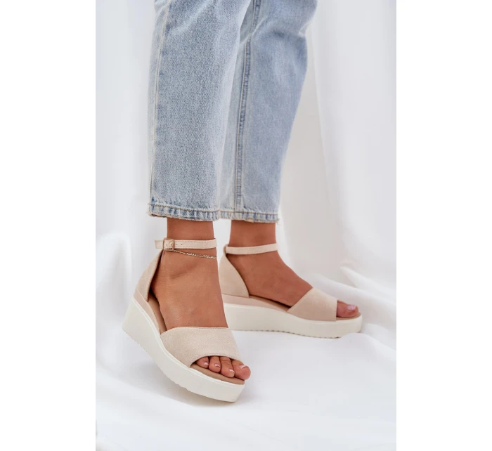Lehké sandály na platformě a klínu světle béžové model 21684683 - Boto Lehké sandály na platformě a klínu světle béžové model 21684683 - Boto