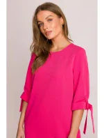 Šaty áčkového střihu s rukávy růžové model 20966080 - STYLOVE Šaty áčkového střihu s rukávy růžové model 20966080 - STYLOVE