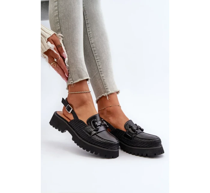 Dámské sandály na plochém podpatku s ozdobou Černá D&A Dámské sandály na plochém podpatku s ozdobou Černá D&A