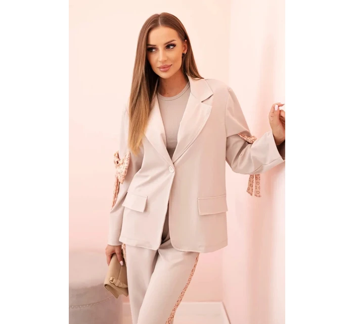 Dámská souprava s viskózou – sako s klopami a kalhoty s lampasem béžový