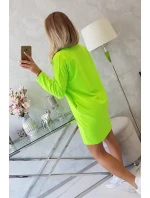 Zelené neonové šaty v barvě kravaty Zelené neonové šaty v barvě kravaty