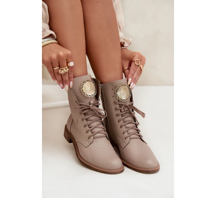 Kožené dámské kotníkové boty na plochém podpatku se zlatým detailem Zazoo 3084 béžové