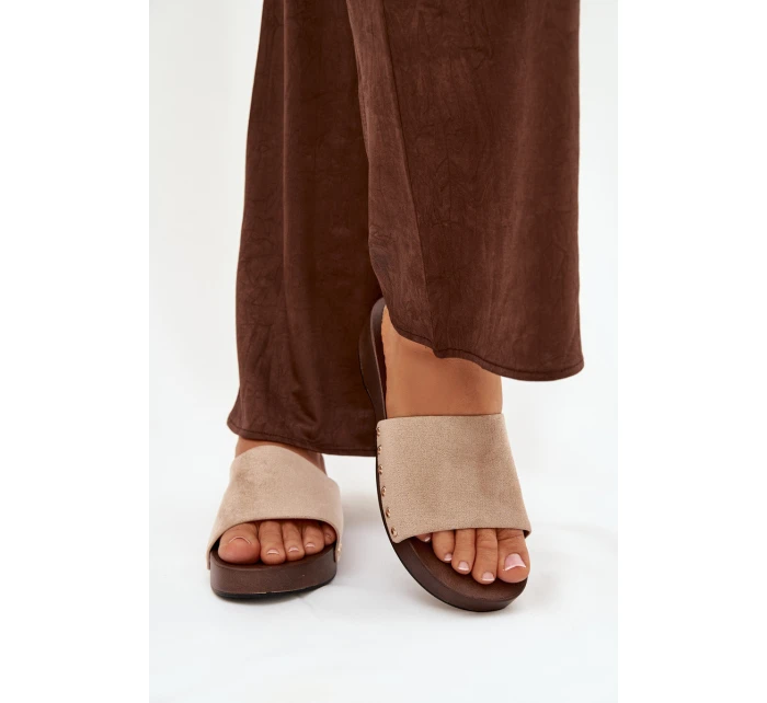 Dámské pantofle s zlatými sponami béžové Ferinna