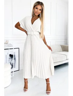 Bílé plisované dámské midi šaty s výstřihem a širokým opaskem model 22309653 - numoco basic