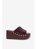 Dámské nazouváky na platformě a na podpatku s zlatými přezkami Bordó Farinelle Dámské nazouváky na platformě a na podpatku s zlatými přezkami Bordó Farinelle