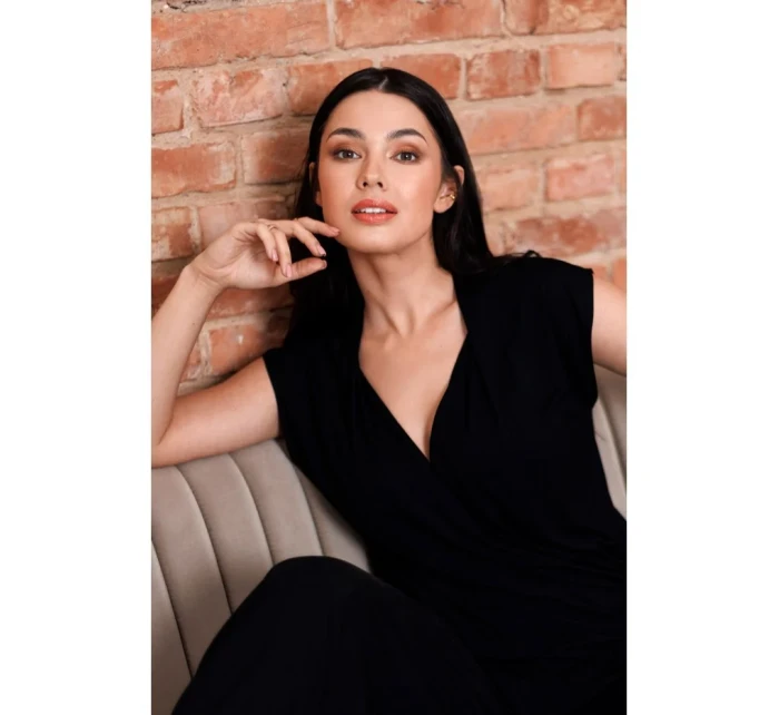 B288 Viskózový zavinovací top s výstřihem do V - černý