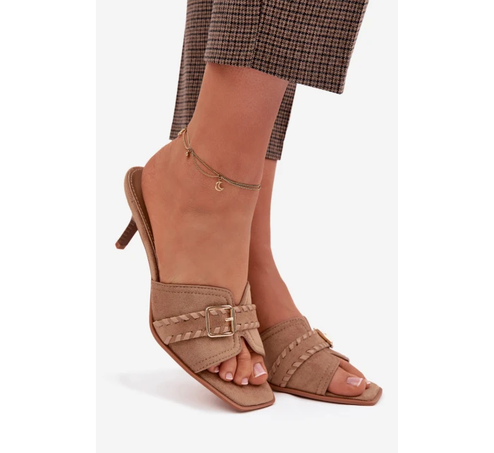 Dámské sandály na podpatku s páskem a zlatým sponou tmavě béžové Jelira