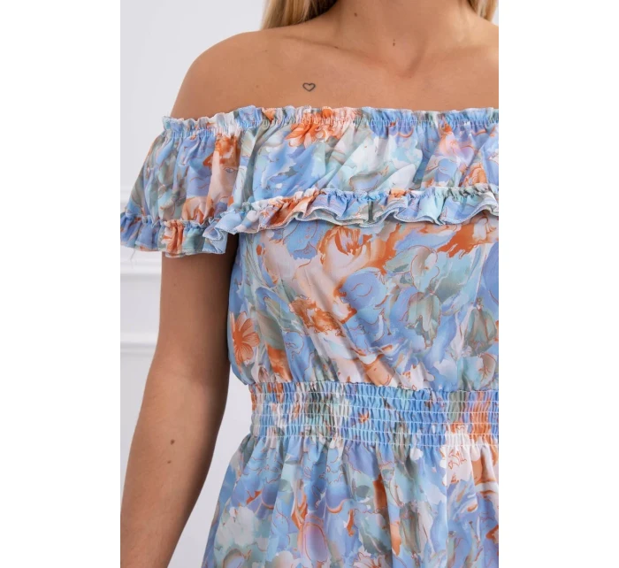 Květinové šaty s odhalenými rameny v modré barvě Květinové šaty s odhalenými rameny v modré barvě