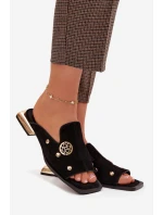 Semišové pantofle se zlatými ozdobami D&A CR61-3061 Černé