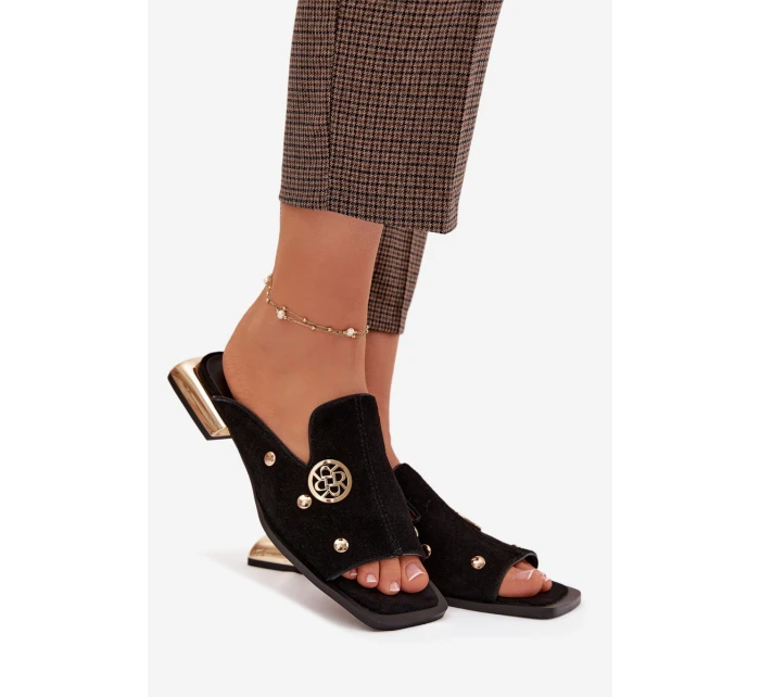 Semišové pantofle se zlatými ozdobami D&A CR61-3061 Černé