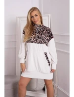 Velurové šaty s model 18749266 motivem ecru - K-Fashion Velurové šaty s model 18749266 motivem ecru - K-Fashion