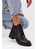 Dámské kožené kotníkové boty na podpatku s ozdobou D&A – černé Dámské kožené kotníkové boty na podpatku s ozdobou D&A – černé
