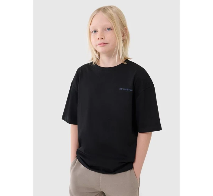 Chlapecké tričko oversize s nápisy 4F 4FJWSS25TTSHM2184-20S Chlapecké tričko oversize s nápisy 4F 4FJWSS25TTSHM2184-20S
