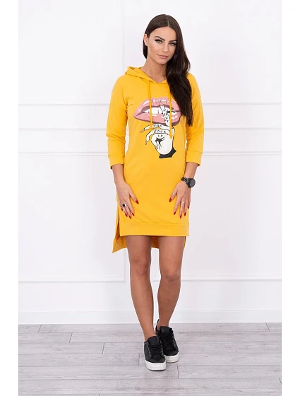 Šaty s delšími zády a barevným model 18742732 potiskem - K-Fashion