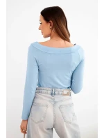 Dámská viskózová blůza s širokým výstřihem a dlouhým rukávem modrá Dámská viskózová blůza s širokým výstřihem a dlouhým rukávem modrá
