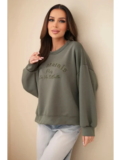 Dámská mikina s výšivkou volného střihu model 21893770 khaki - K-Fashion Dámská mikina s výšivkou volného střihu model 21893770 khaki - K-Fashion